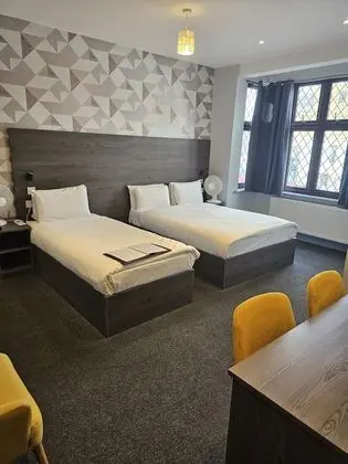 Üç Kişilik Oda