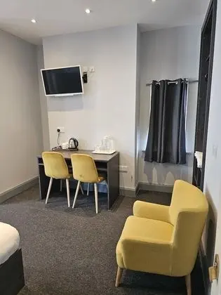 Üç Kişilik Oda