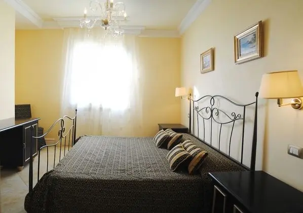 Deluxe Stüdyo Süit, 5 Yatak Odası, Engellilere Uygun, Havuz Manzaralı (Children up to 12 free)