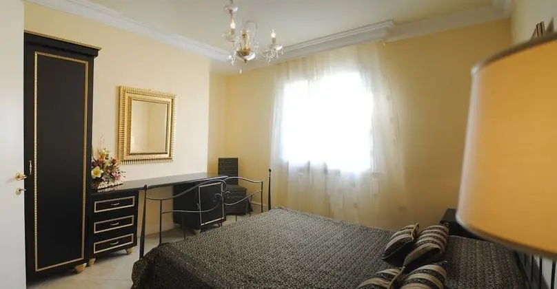 Deluxe Stüdyo Süit, 5 Yatak Odası, Engellilere Uygun, Havuz Manzaralı (Children up to 12 free)