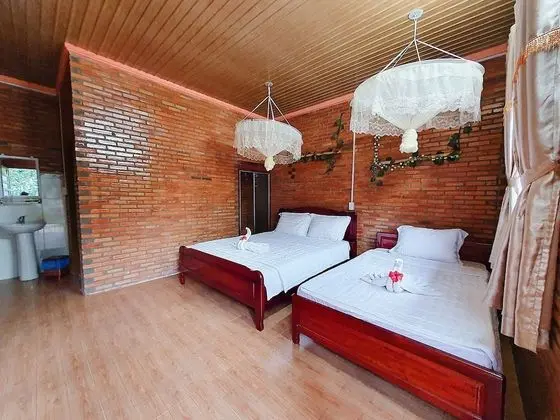 Üç Kişilik Oda, Bahçe Manzaralı