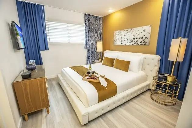 Standard Oda, 1 En Büyük (King) Boy Yatak (165 sq ft)