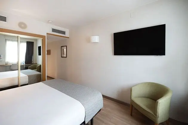 Tek Büyük veya İki Ayrı Yataklı Oda