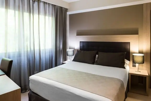Premium Tek Büyük Yataklı Oda