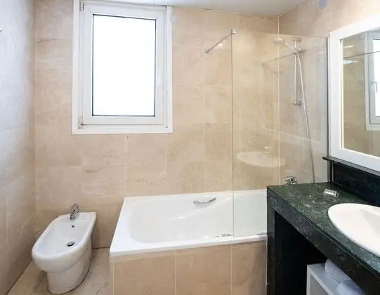 Premium Tek Büyük Yataklı Oda