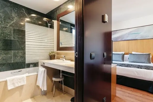 Premium Oda, Teras