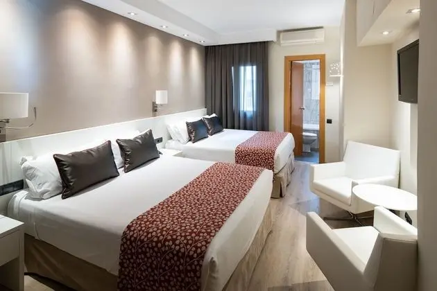 Family Oda (2 adults + 2 children)