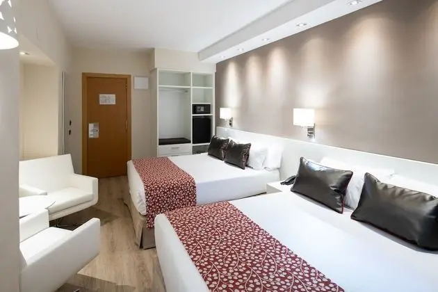 Family Oda (2 adults + 2 children)