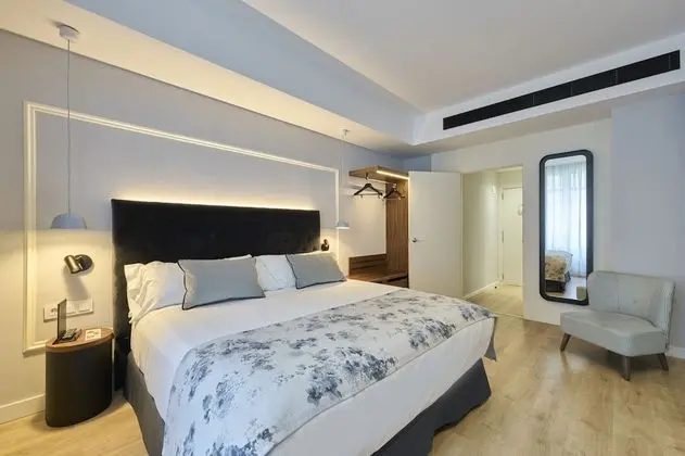 Premium Büyük Yataklı Tek Kişilik Oda