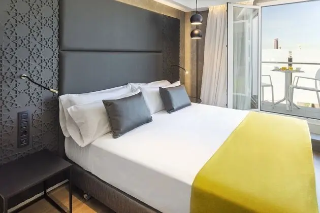 Premium Büyük Yataklı Tek Kişilik Oda, Teras, Şehir Manzaralı