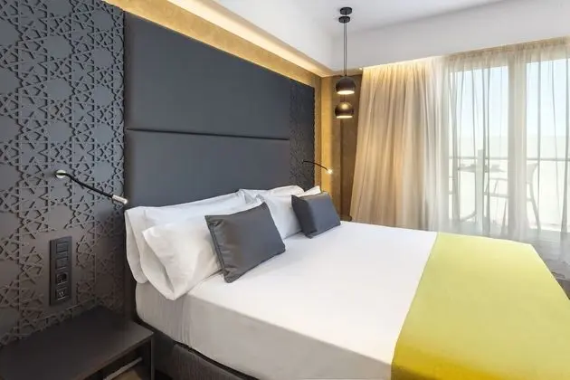 Premium Tek Büyük veya İki Ayrı Yataklı Oda, Teras, Şehir Manzaralı