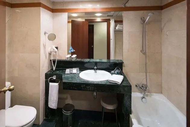 Premium Tek Büyük Yataklı Oda