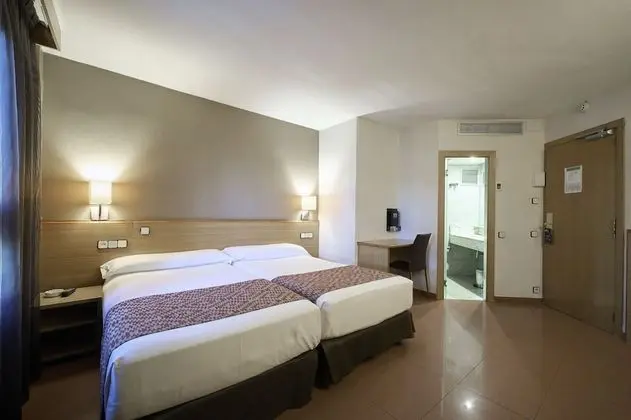 Tek Büyük veya İki Ayrı Yataklı Oda