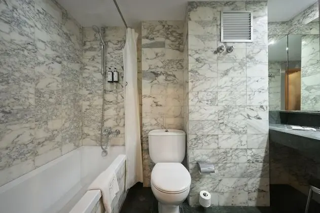 Tek Büyük veya İki Ayrı Yataklı Oda