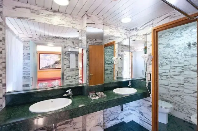 Tek Büyük veya İki Ayrı Yataklı Oda