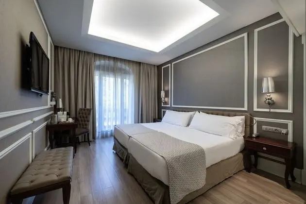 Tek Büyük Yataklı Oda, Şehir Manzaralı