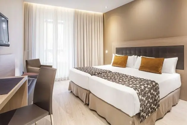Büyük Yataklı Tek Kişilik Oda, Şehir Manzaralı