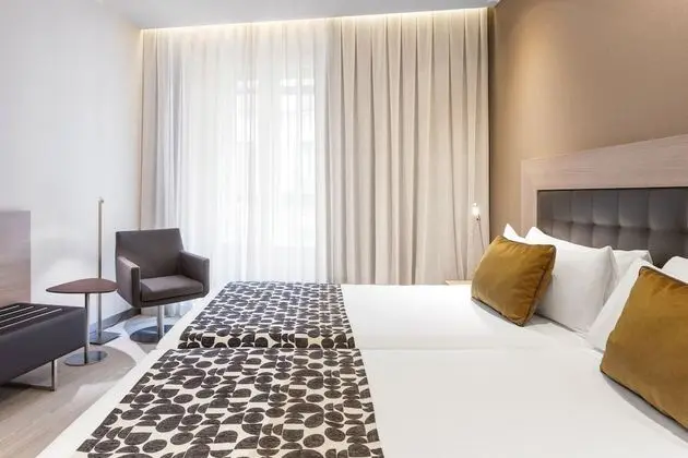 Büyük Yataklı Tek Kişilik Oda, Şehir Manzaralı
