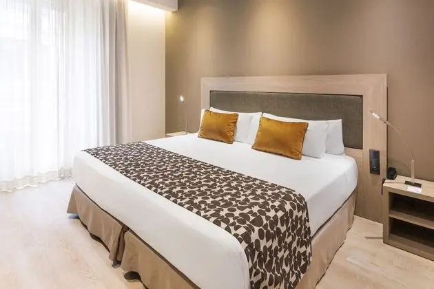 Büyük Yataklı Tek Kişilik Oda, Şehir Manzaralı