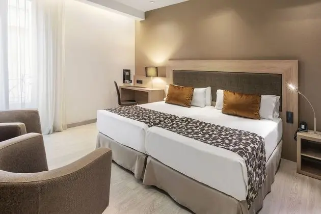 Premium Büyük Yataklı Tek Kişilik Oda