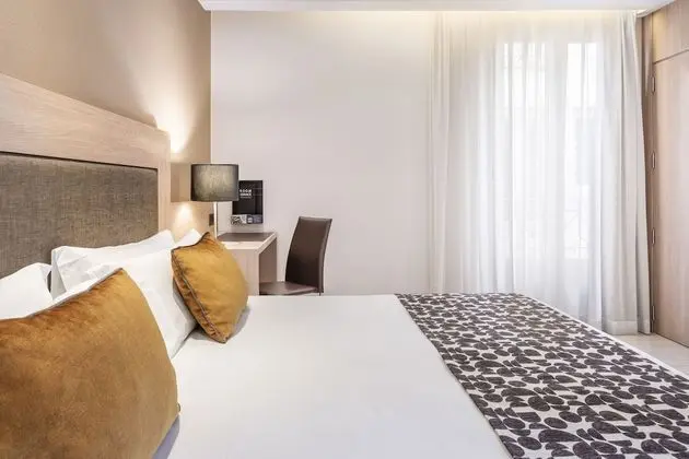 Premium Büyük Yataklı Tek Kişilik Oda