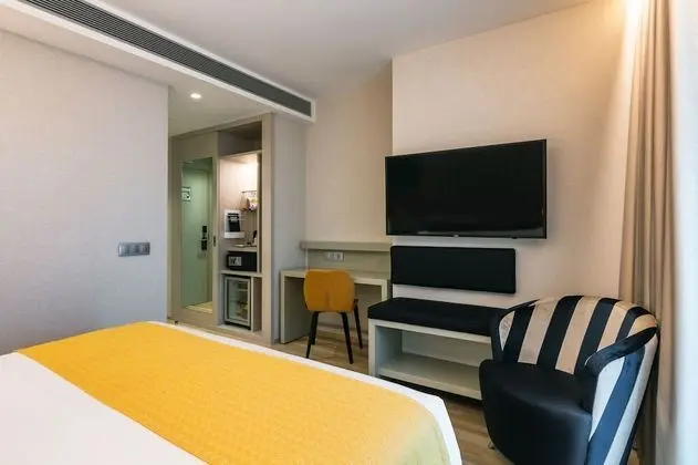 Büyük Yataklı Tek Kişilik Oda, Teras (Garden)
