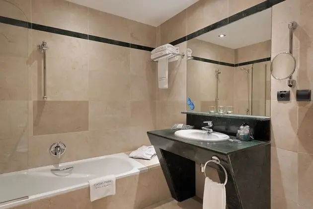 Premium Tek Büyük Yataklı Oda
