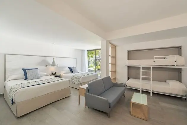 Privileged Family Deluxe Junior Suite