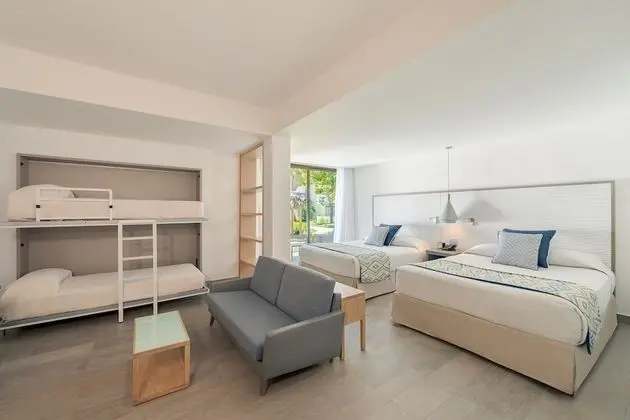 Privileged Family Deluxe Junior Suite