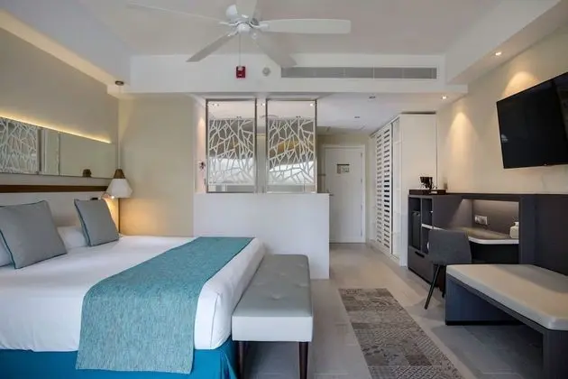 Deluxe Junior Suite Room