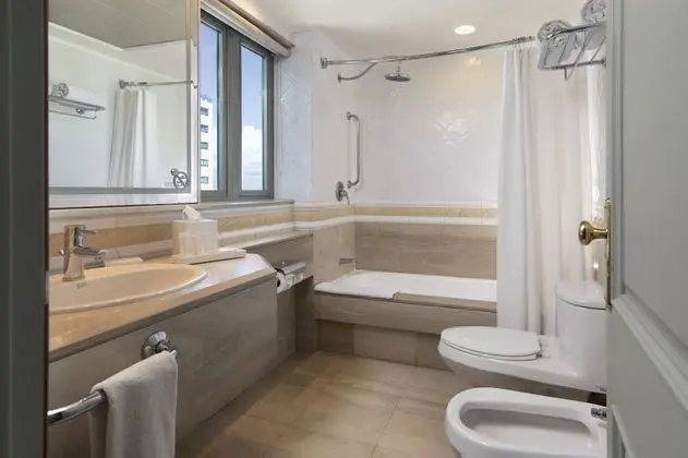 Junior Suite Ocean View Triple Use