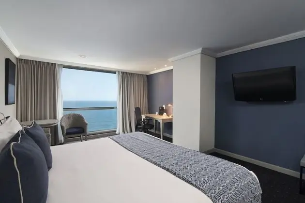 Superior Ocean Front Triple Use