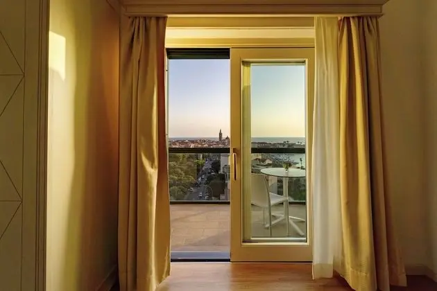 Junior Süit, Balkon, Koy Manzaralı