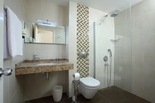 Aile Odası, Deniz veya Kara Manzaralı, Balkonlu