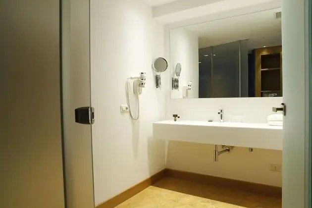 Superior Üç Kişilik Oda, Balkon
