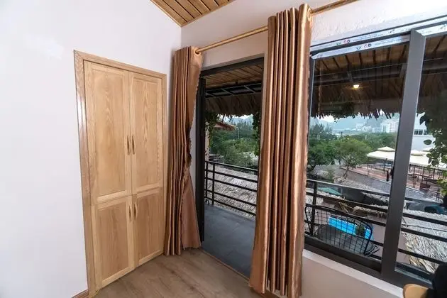 Family Bungalov, 1 Yatak Odası, Havuz Manzaralı