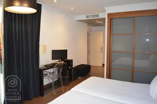 Tek Büyük Yataklı Oda (Interior)