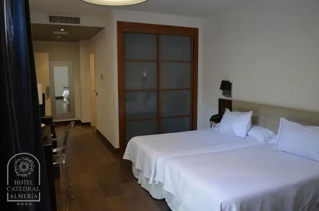 Tek Büyük Yataklı Oda (Interior)