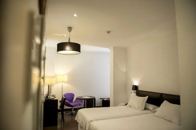Tek Büyük Yataklı Oda (Interior)