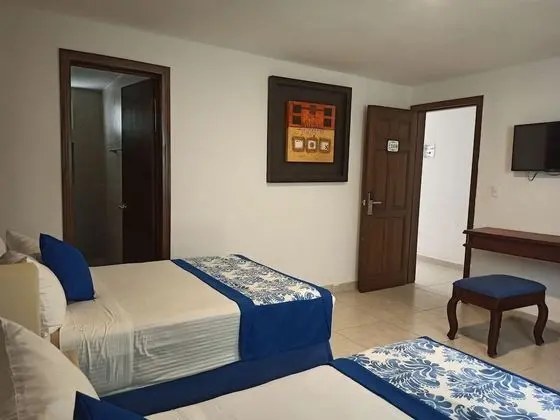 Tek Büyük Yataklı Oda, 2 Çift Kişilik Yatak