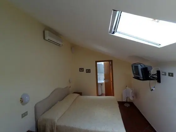 Tek Büyük Yataklı Oda