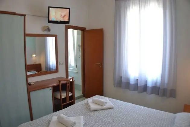 Üç Kişilik Oda