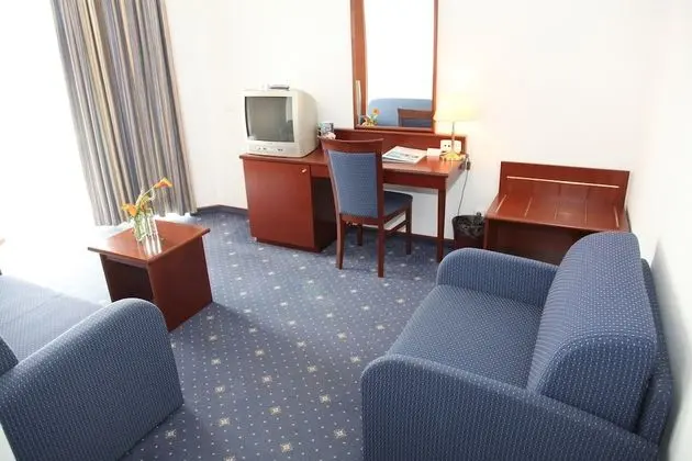 Family Room, Balcony