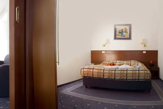 Family Room, Balcony