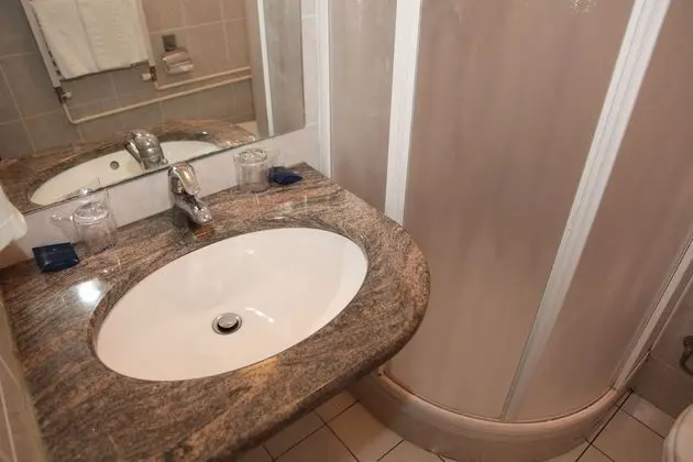 Tek Büyük veya İki Ayrı Yataklı Oda, Balkon