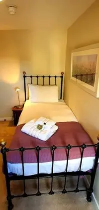 Standard Tek Kişilik Oda (Shared bathroom)