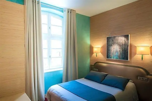 Tek Büyük Yataklı Oda (Cosy - with attic or courtyard view)