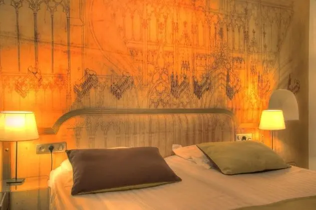 Tek Büyük Yataklı Oda (Cosy - with attic or courtyard view)