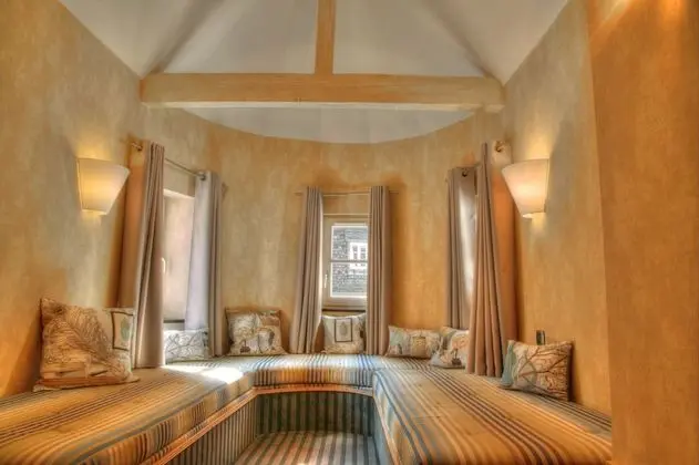 Tek Büyük Yataklı Oda (Cosy - with attic or courtyard view)