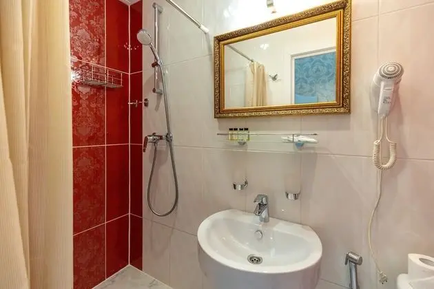 Comfort Tek Büyük veya İki Ayrı Yataklı Oda